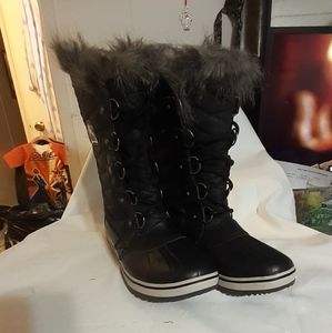 Sorel Tofino winter boots Sz 10 NWOTS never worn.